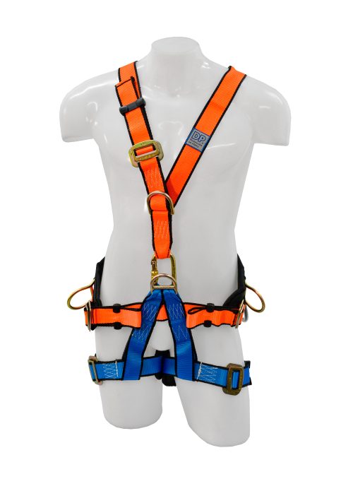 Arnes con enganche en espalda, pecho y cintura. Regulable en cintura y hombros. Con refuerzo lumbar y pernera.